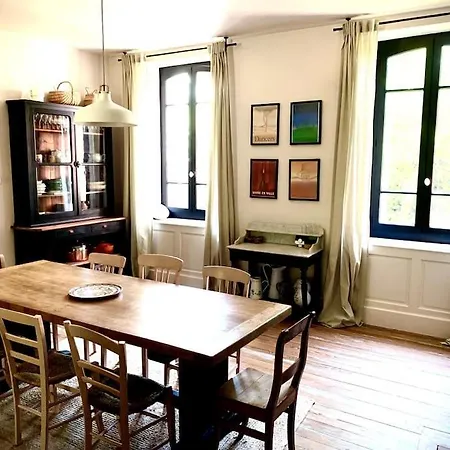 Sous Le Tilleul De La Condomine Villa