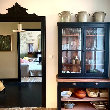 Sous Le Tilleul De La Condomine