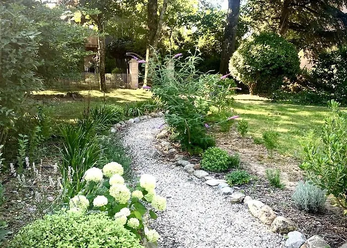 Sous Le Tilleul De La Condomine * Payrin-Augmontel