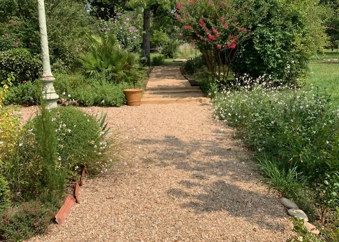 Sous Le Tilleul De La Condomine Vila